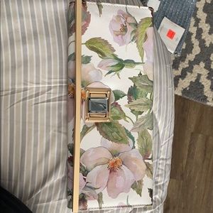 Floral clutch